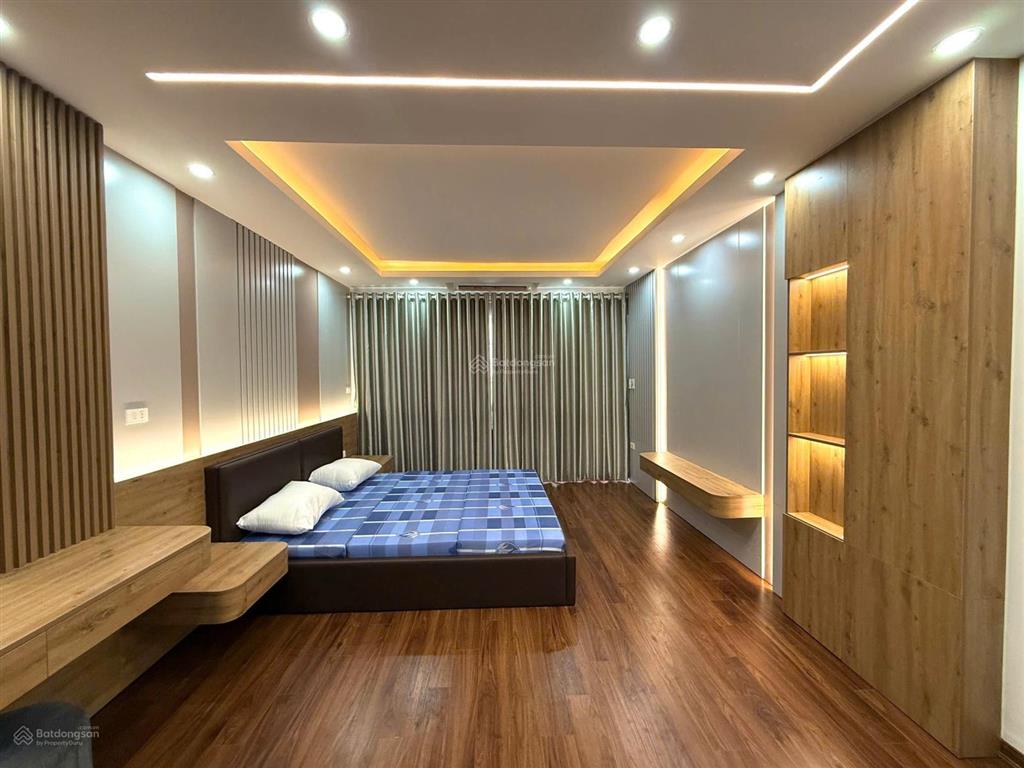Bán nhà mặt phố thành thái  45m  vỉa hè rộng  hai mặt thoáng  22 tỷ