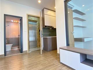 Bán nhà cổ nhuế 6 tầng thang máy xây mới tinh giá chỉ 7 tỷ ô tô cách 20m.