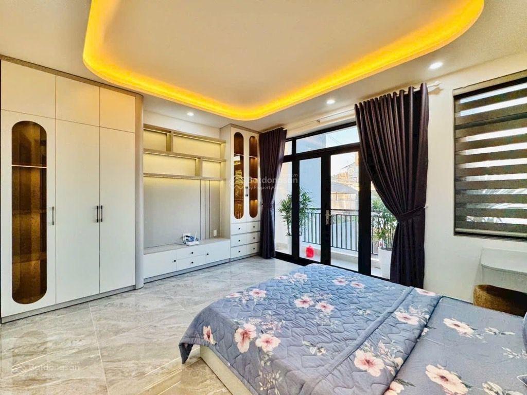 Ngay bv hồng đứcnhà mới đẹp o ngay67m2ngang gần 5m4tầng4pn5wcthống nhất p11 gvchỉ 8,25tỷ tl