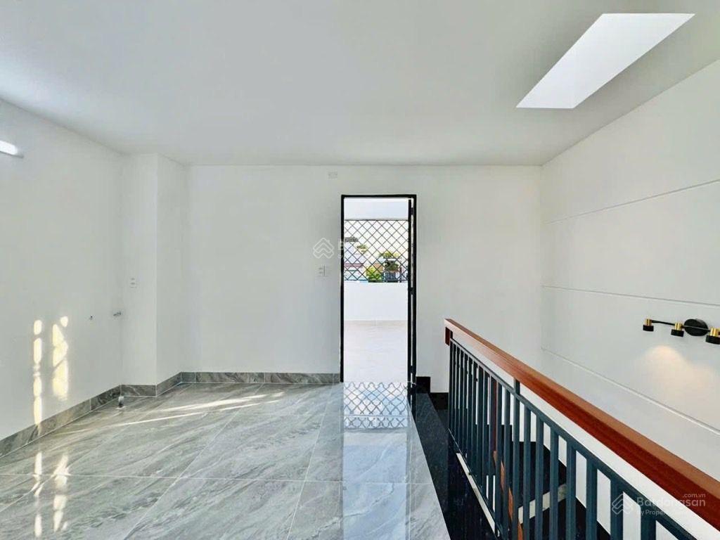 Ngay bv hồng đứcnhà mới đẹp o ngay67m2ngang gần 5m4tầng4pn5wcthống nhất p11 gvchỉ 8,25tỷ tl