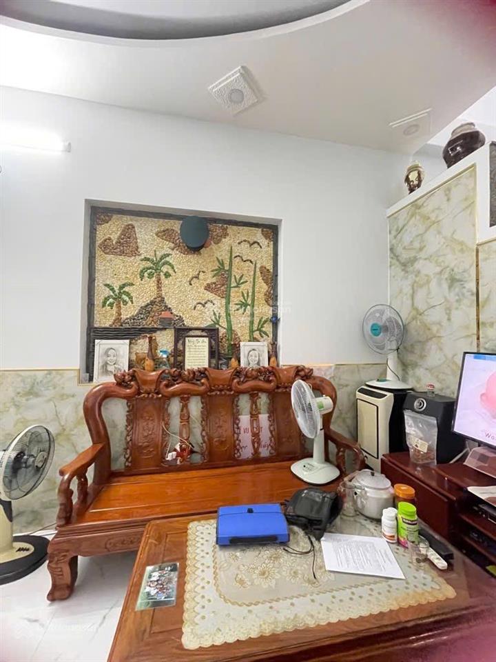 Hẻm xe hơi đậu cổng  gần emart phan huy ích p12 gv nhà đẹp 84m2 nở hậu 3 tầng 3pn  chỉ 6,25 tỷ tl