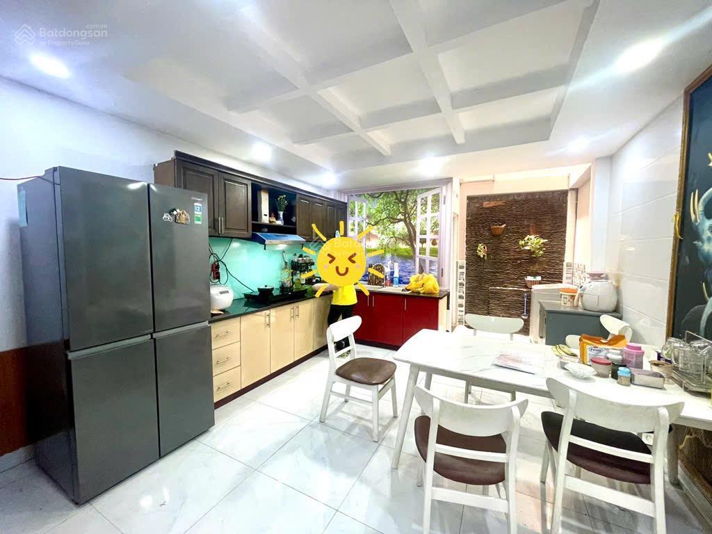 Ngay emart phan huy íchhxh vào nhàđẹp ở ngay63m23tầng3pnchỉ 8tỷ8 tl