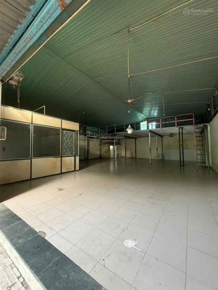 Cho thuê nhà xưởng cách tô ký 200m, đường rộng 8m không cấm tải