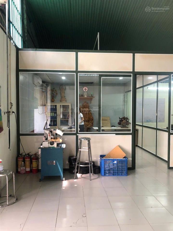 Cho thuê nhà xưởng cách tô ký 200m, đường rộng 8m không cấm tải