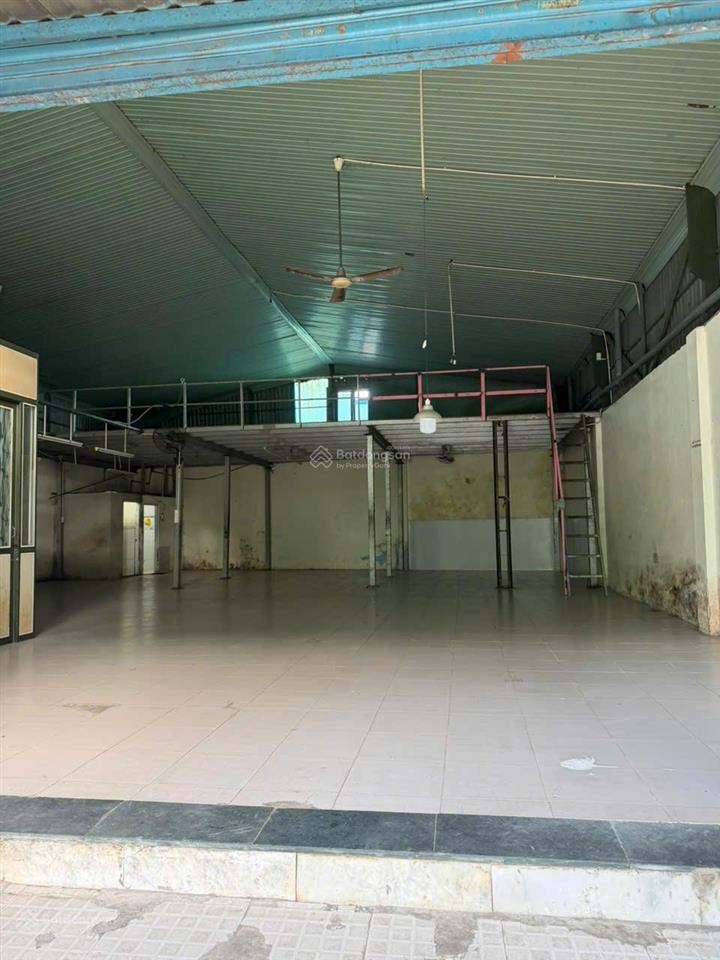 Cho thuê nhà xưởng cách tô ký 200m, đường rộng 8m không cấm tải