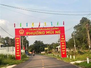 Bán 1000m2 đường 715 ngay cổng chào thiện nghiệp giá 1,7 triệu/m2.  0974 090 ***