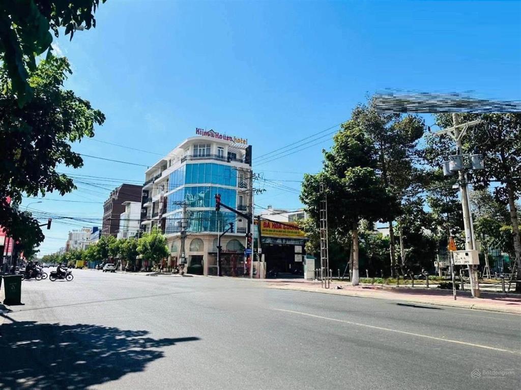 Bán 100m2 liền kề mặt tiền võ văn kiệt  kinh doanh đỉnh cao  giá 6,5 tỷ