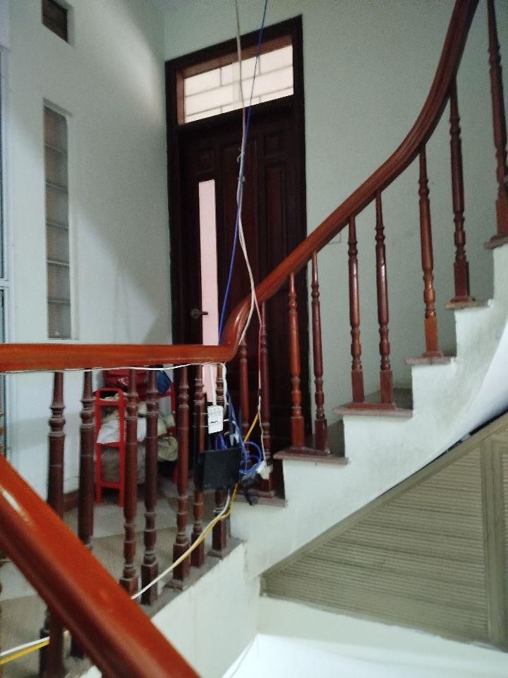 Bán nhà sang Mỹ định cư, nhà phố Ngọc Hà, trung tâm Ba Đình, 56m2, 6 phòng khép kín, chỉ 15,5 tỷ
