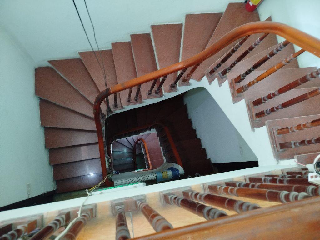 Bán nhà sang Mỹ định cư, nhà phố Ngọc Hà, trung tâm Ba Đình, 56m2, 6 phòng khép kín, chỉ 15,5 tỷ