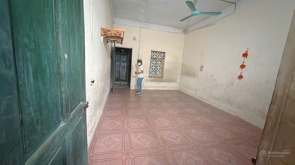 Bán đất tặng nhà  2 mặt đường  giá chỉ hơn 1 tỷ