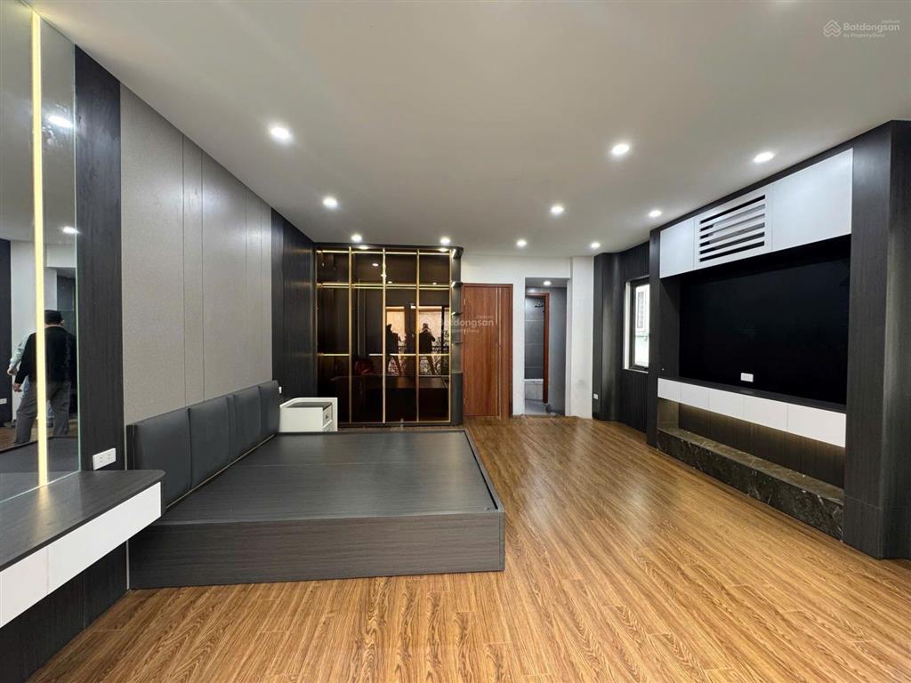 Bán nhà đối diện aeon long biên 13 tỷ 55m mt 5m 6 tầng ô tô lô góc kinh doanh