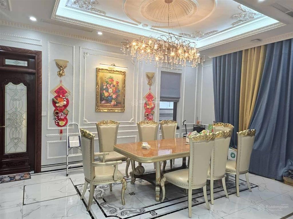 Bán biệt thự đẳng cấp phố việt hưng long biên 90 tỷ 255m2 5 tầng mt 30m kd vỉa hè gần công viên