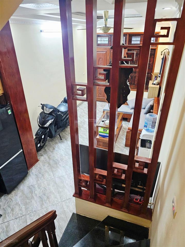 Bán nhà lô góc tại phố trạm, long biên 6 tỷ, 35 m2, view đẹp, ban công thoáng sáng,
gần aeon lb