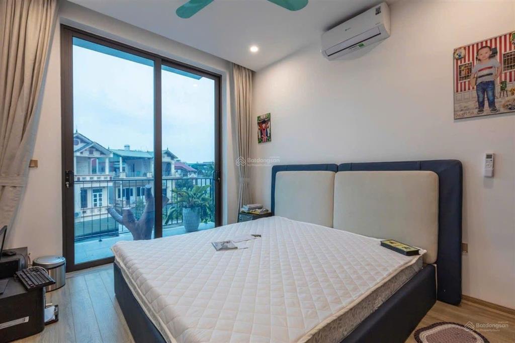 Cho thuê nhà mặt phố thạch bàn long biên 41m 5 tầng 11 triệu kd đủ nội thất 3 ngủ