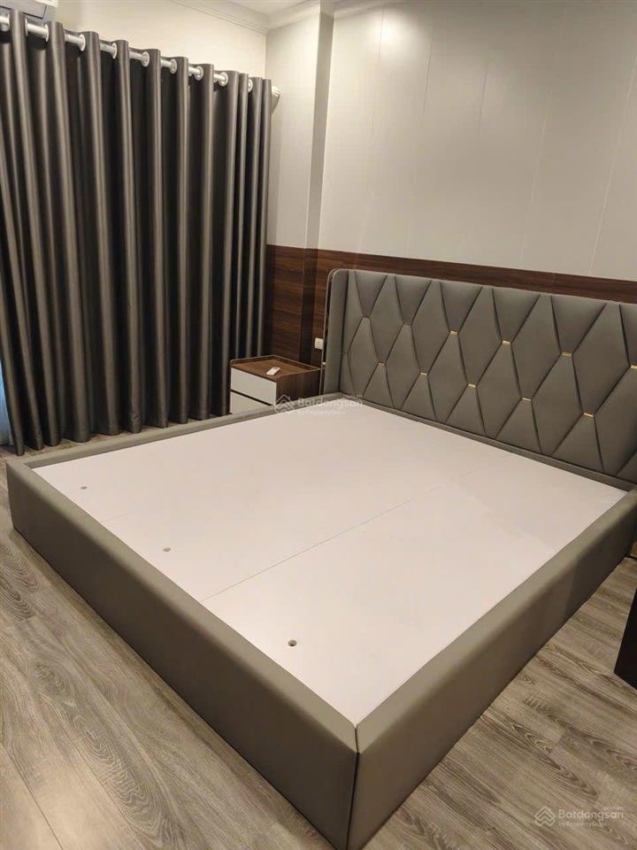 Cho thuê nhà phố sài đồng long biên 9 triệu 36m 5 tầng 3 phòng ngủ đủ nội thất gần mặt phố