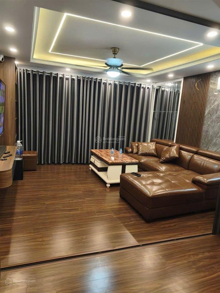 Cho thuê nhà phố sài đồng long biên 9 triệu 36m 5 tầng 3 phòng ngủ đủ nội thất gần mặt phố