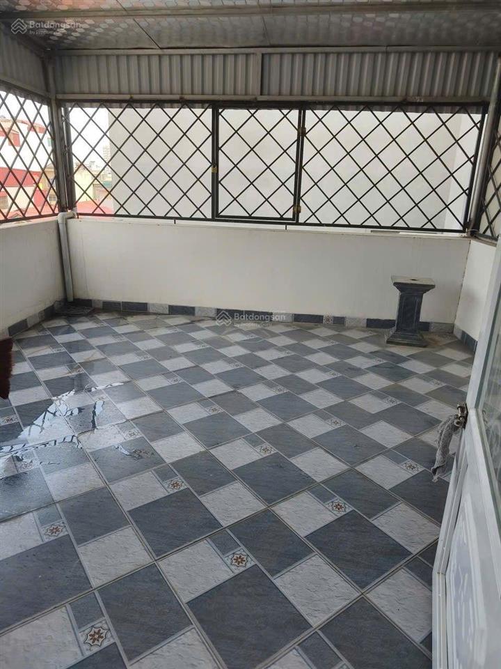 Cho thuê nhà phố sài đồng long biên 9 triệu 36m 5 tầng 3 phòng ngủ đủ nội thất gần mặt phố