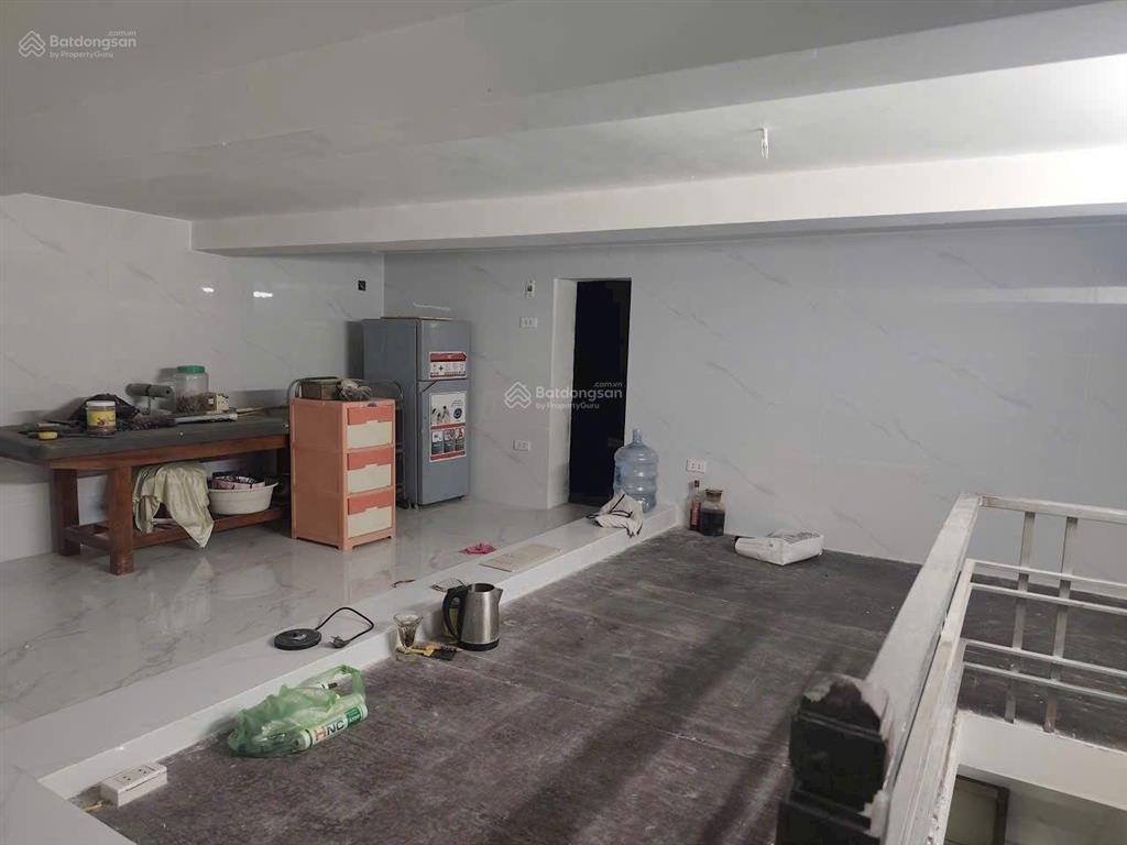Cho thuê nhà phố hàng lược hoàn kiếm 10 triệu 33m 2 tầng ở và kinh doanh gần mặt phố và chợ