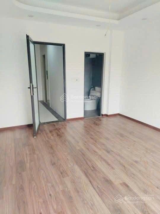 Cho thuê nhà phố thượng thanh long biên 35m 11 triệu 6t thang máy mt 4m ô tô thông kinh doanh