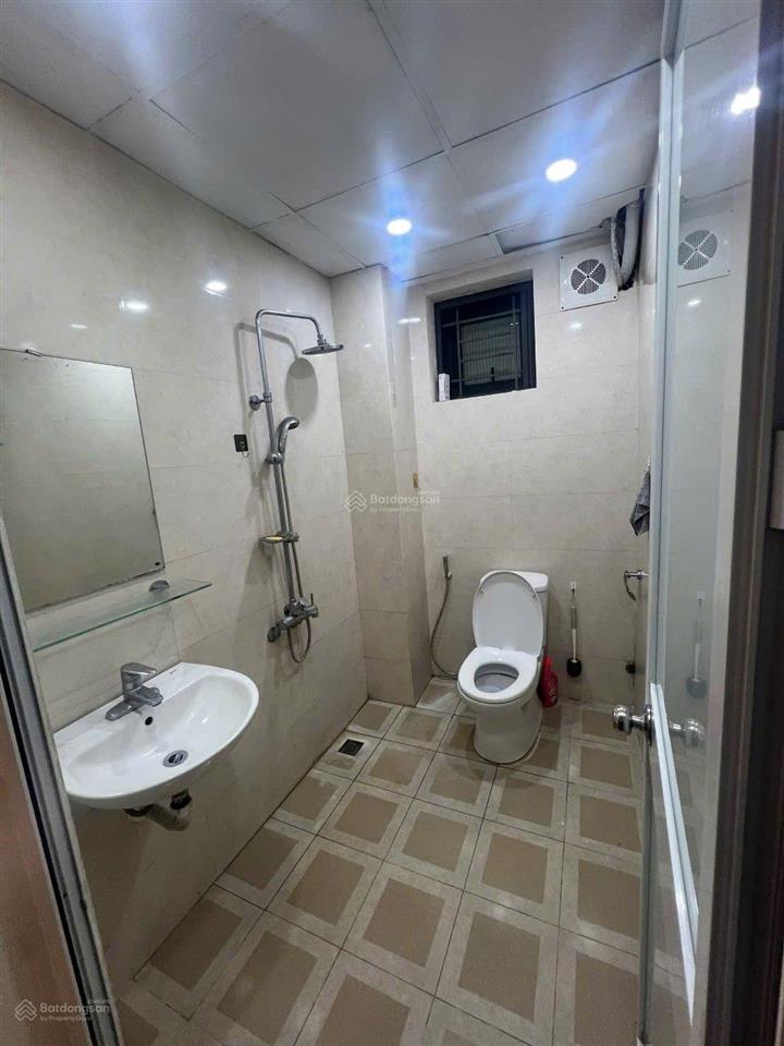 Bán chung cư h1 việt hưng long biên 71m2 2 ngủ đủ nội thất gần khu hành chính long biên, hồ nước