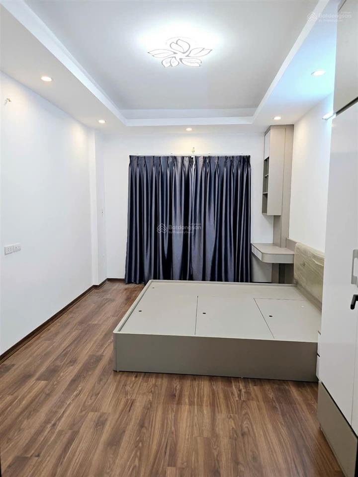 Bán nhà riêng 6.4 tỷ, 35m2, mt 4m, tại thạch bàn, long biên, đẹp, nhiều tiện ích. gần cầu vĩnh tuy