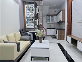 Bán nhà riêng 6.4 tỷ, 35m2, mt 4m, tại thạch bàn, long biên, đẹp, nhiều tiện ích. gần cầu vĩnh tuy