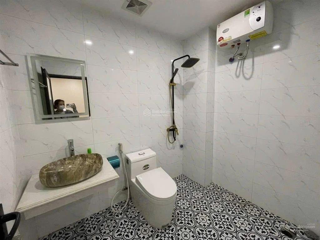 Bán nhà bát khối long biên lô góc 35 m, 5 tầng, mt 4m, 6.5 tỷ ô tô kinh doanh gần chợ