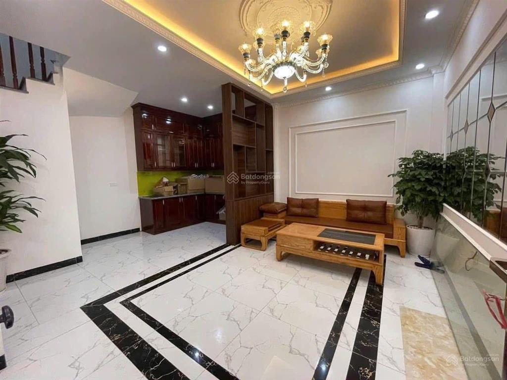 Bán nhà bát khối long biên lô góc 35 m, 5 tầng, mt 4m, 6.5 tỷ ô tô kinh doanh gần chợ