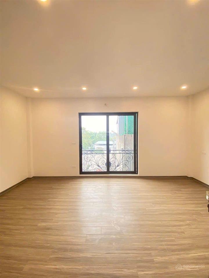 Bán nhà riêng thạch bàn, long biên, 6.1 tỷ, 35m2, giá cực chất. gần siêu thị aeon, cầu vĩnh tuy