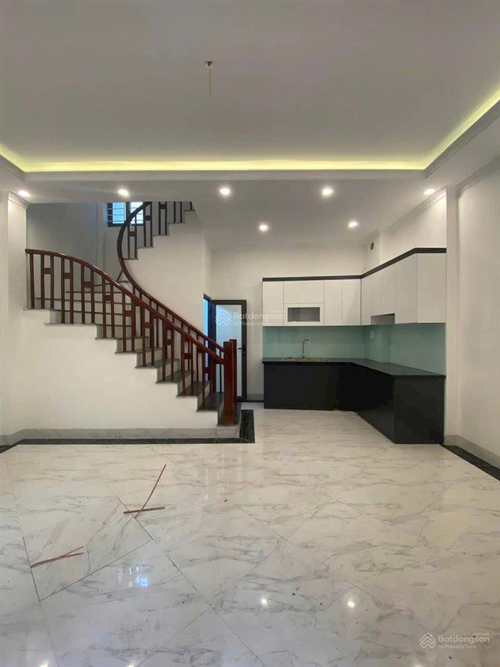 Bán nhà riêng thạch bàn, long biên, 6.1 tỷ, 35m2, giá cực chất. gần siêu thị aeon, cầu vĩnh tuy