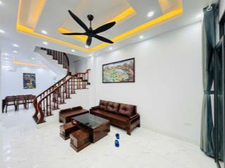 Bán nhà phố thạch bàn long biên nhỉnh 6 tỷ, 35m2, 5 tầng, mt 5m, ô tô, kinh doanh