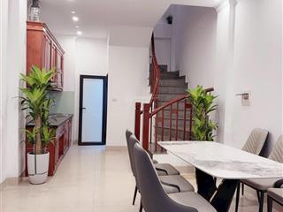 Bán nhà phố phường thạch bàn, long biên 6.5 tỷ 35m 5 tầng mt 4m ô tô kinh doanh gần trường cấp 3