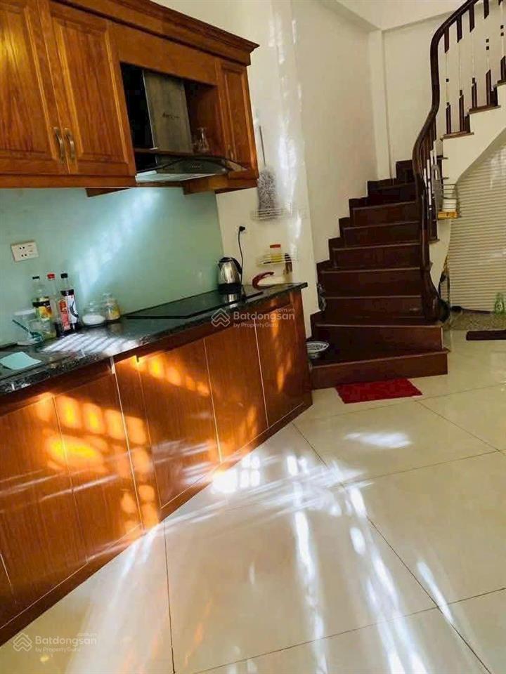 Cho thuê nhà phố ái mộ, bồ đề, long biên 35m 5 tầng, 12 triệu ngõ rộng đủ nội thất gần công viên