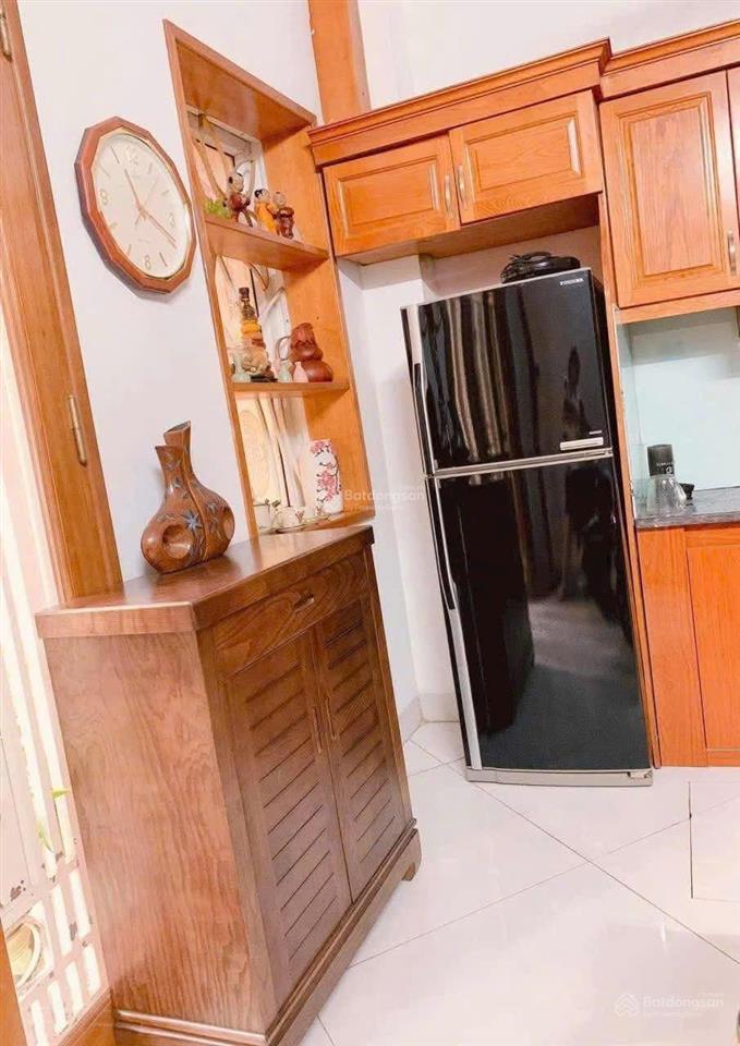 Cho thuê nhà phố ái mộ, bồ đề, long biên 35m 5 tầng, 12 triệu ngõ rộng đủ nội thất gần công viên