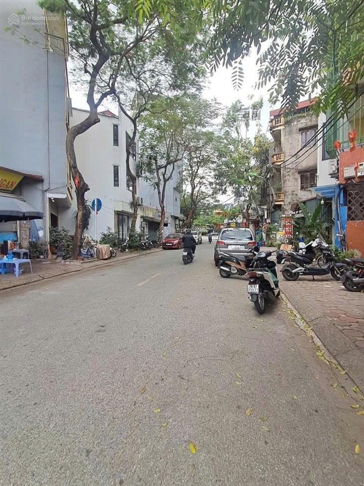 Cho thuê nhà phố ái mộ, bồ đề, long biên 35m 5 tầng, 12 triệu ngõ rộng đủ nội thất gần công viên