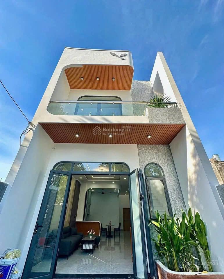 Chính chủ cần bán nhà lầu 5x21 giá chỉ 2,450 còn thương lượng mạnh!