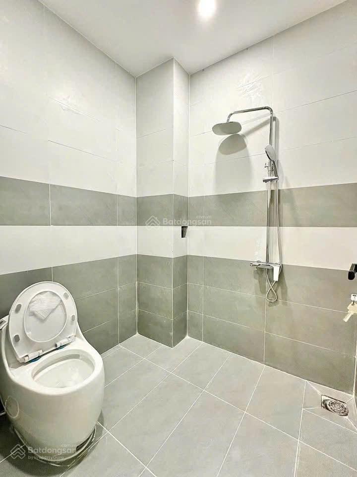 Chính chủ cần bán nhà lầu 5x21 giá chỉ 2,450 còn thương lượng mạnh!