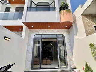 Kẹt tiền hạ giá bán nhanh nhà lầu mới xây giáp bửu long