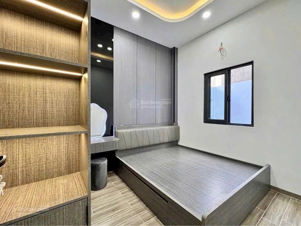 Kẹt tiền hạ giá bán nhanh nhà lầu mới xây giáp bửu long