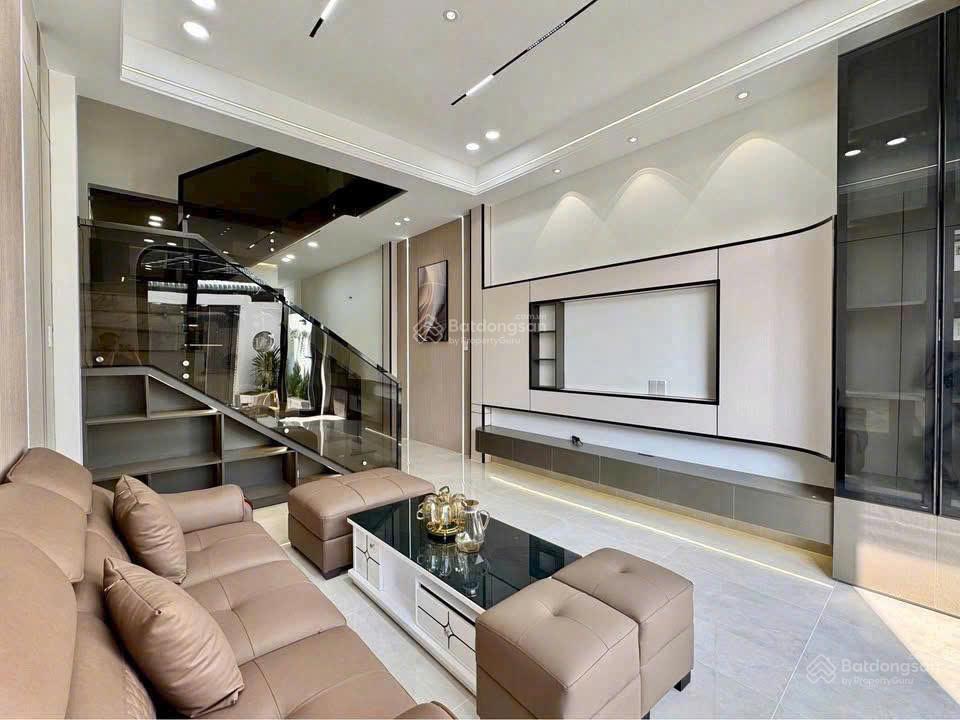 Kẹt tiền hạ giá bán nhanh nhà lầu mới xây giáp bửu long