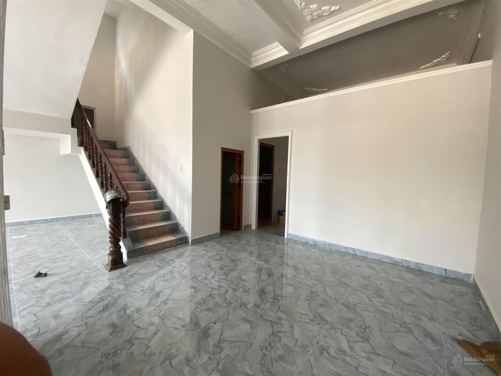 Cho thuê nhà mt đlbd phú lợi  3 tầng dtsd 360m2