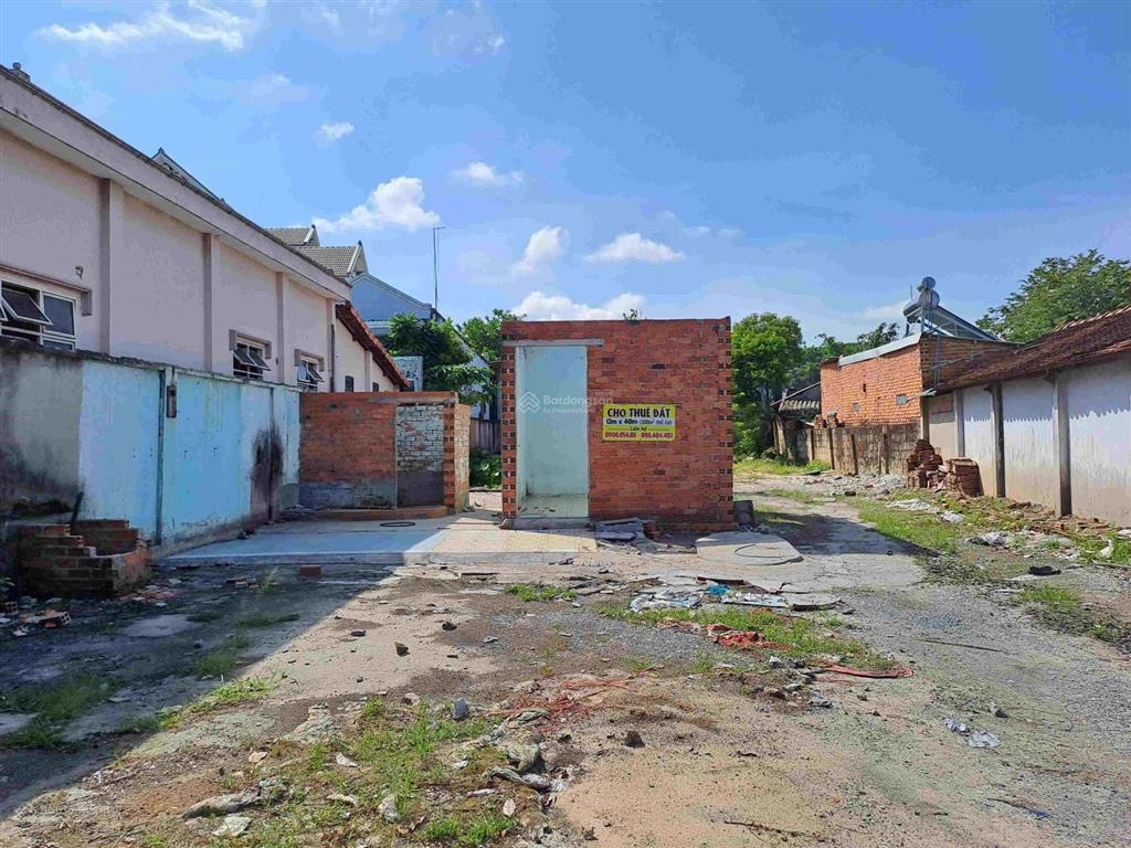 Cho thuê đất 440m2 (300m2 tc) mt đlbd chánh hiệp (22 triệu/tháng)