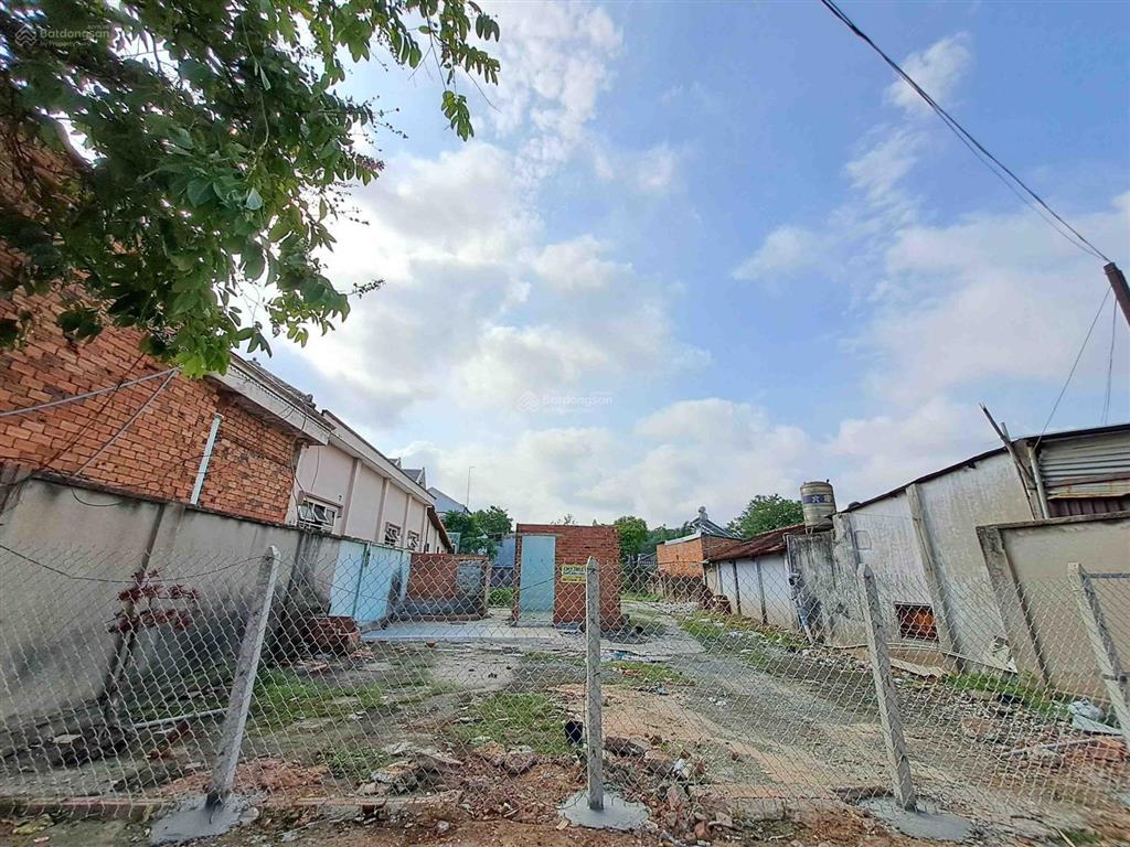 Cho thuê đất 440m2 (300m2 tc) mt đlbd chánh hiệp (22 triệu/tháng)