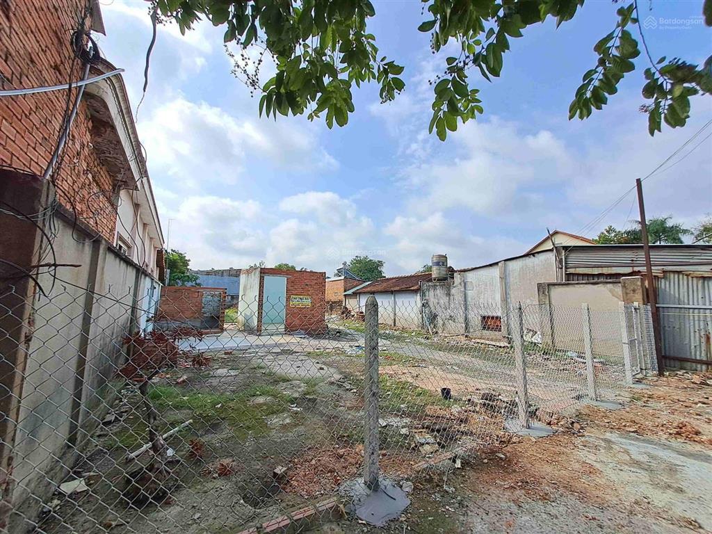 Cho thuê đất 440m2 (300m2 tc) mt đlbd chánh hiệp (22 triệu/tháng)