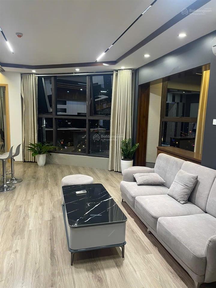 Cần bán căn hộ 3pn tòa elip view đẹp, diện tích rộng, ngay chân ga tàu điện văn quán
