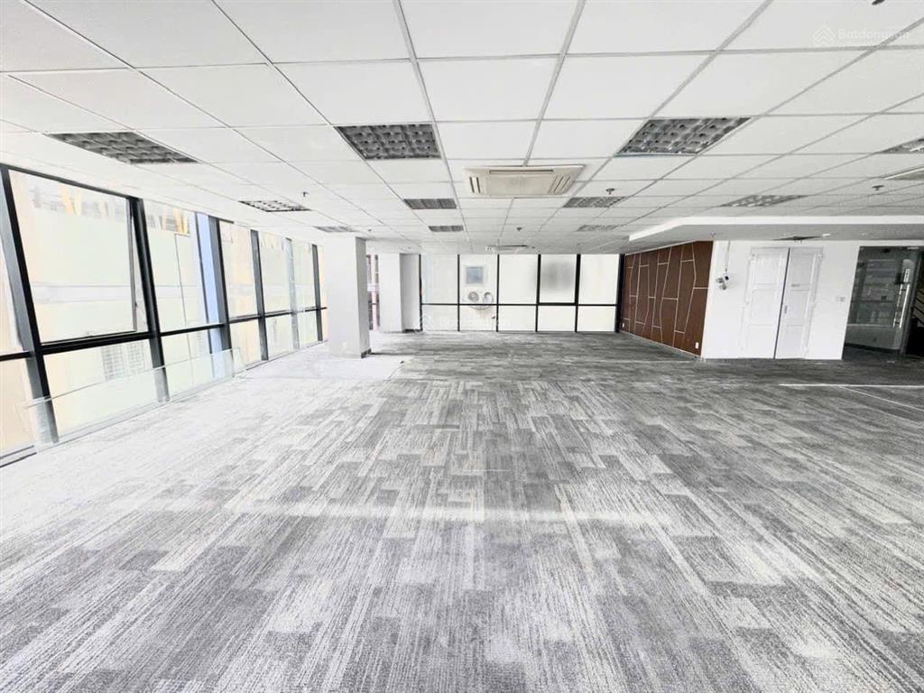 Cho thuê tòa nhà nguyễn văn trỗi, q. pn, hầm trệt 6 lầu, thang máy, pccc sàn trống vào sử dụng ngay