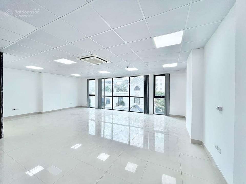 Cho thuê nhà đường võ oanh, phường 25, quận bình thạnh, dt 5,5x20m, hầm trệt 5 lầu