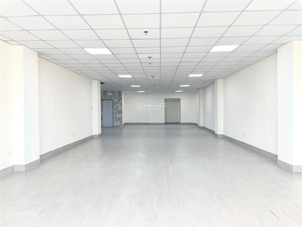 Cho thuê tòa nhà thành thái, phường 14, quận 10, dt 9x20m, hầm trệt 5 lầu, ốp full kính