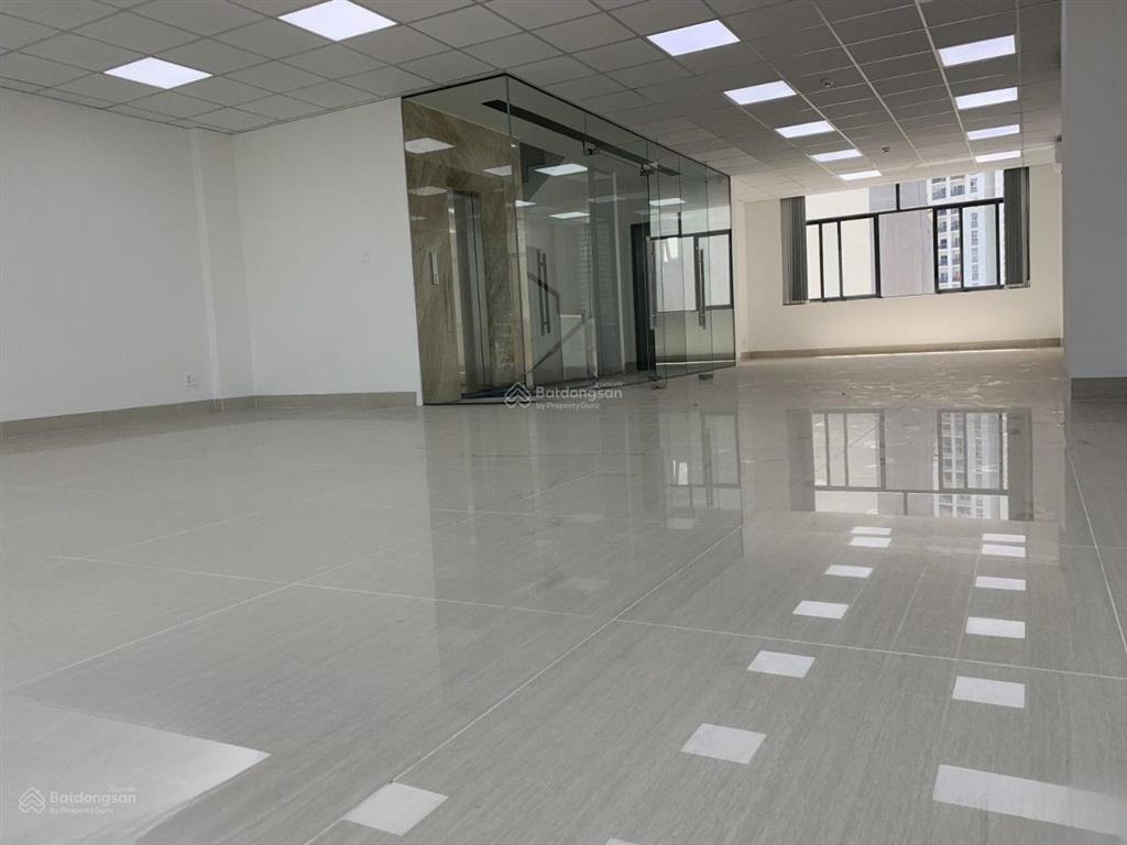 Cho thuê nhà lê văn sỹ, p. 14, quận 3, dt 8x18m, hầm trệt 4 lầu