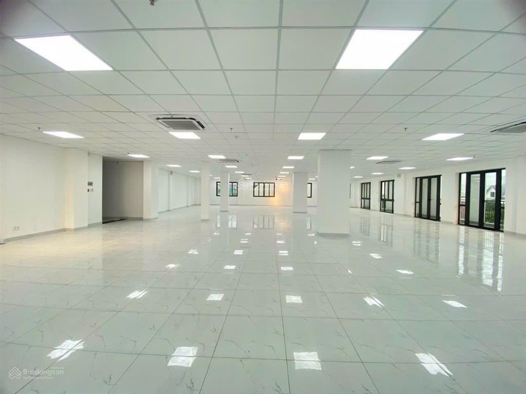 Cho thuê tòa nhà phan văn trị, quận gò vấp, gần emart, hầm trệt 5 lầu. ngang 12m, vị trí đắc địa.